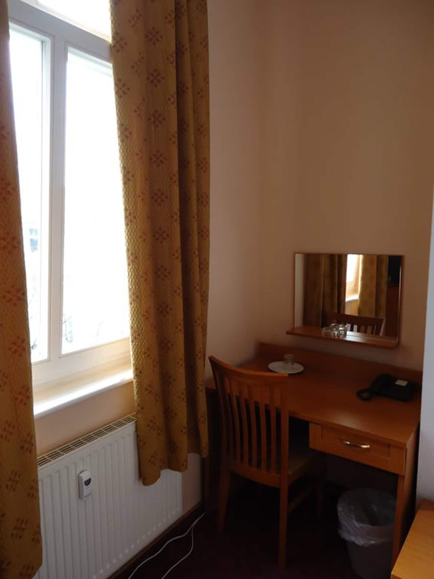 Hotel Aster An Der Messe Берлин Экстерьер фото