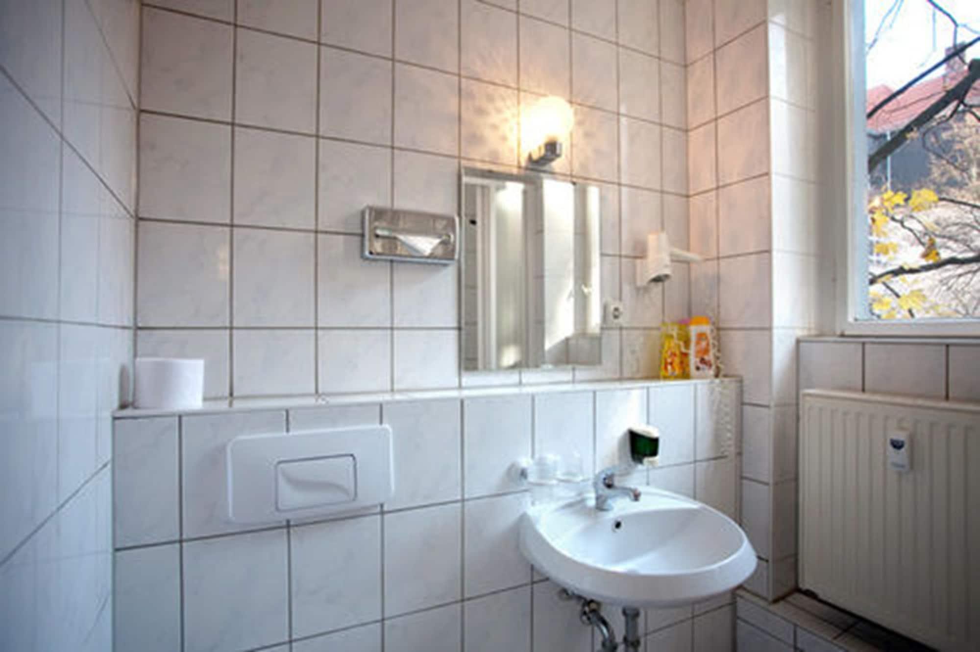 Hotel Aster An Der Messe Берлин Экстерьер фото