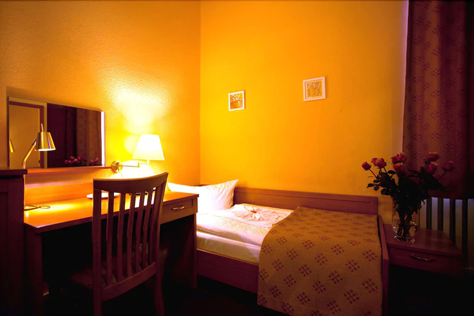Hotel Aster An Der Messe Берлин Экстерьер фото