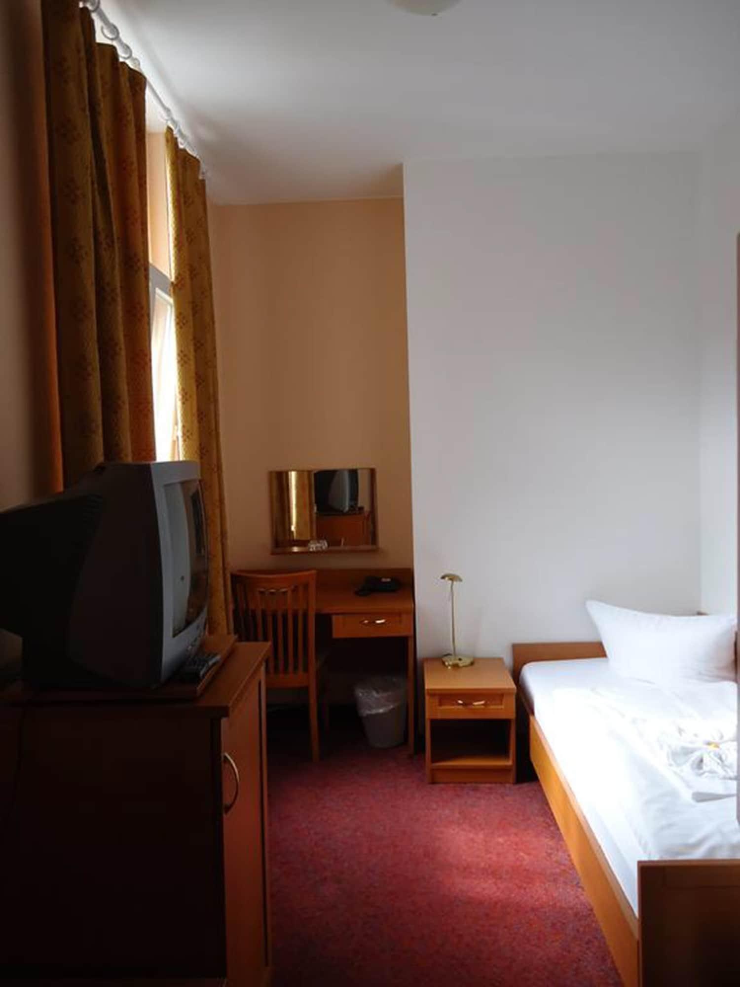 Hotel Aster An Der Messe Берлин Экстерьер фото
