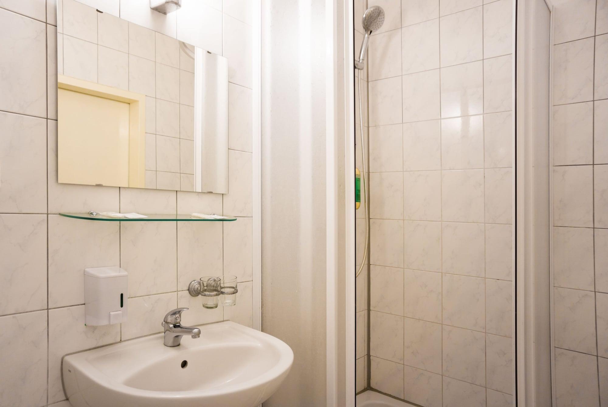 Hotel Aster An Der Messe Берлин Экстерьер фото