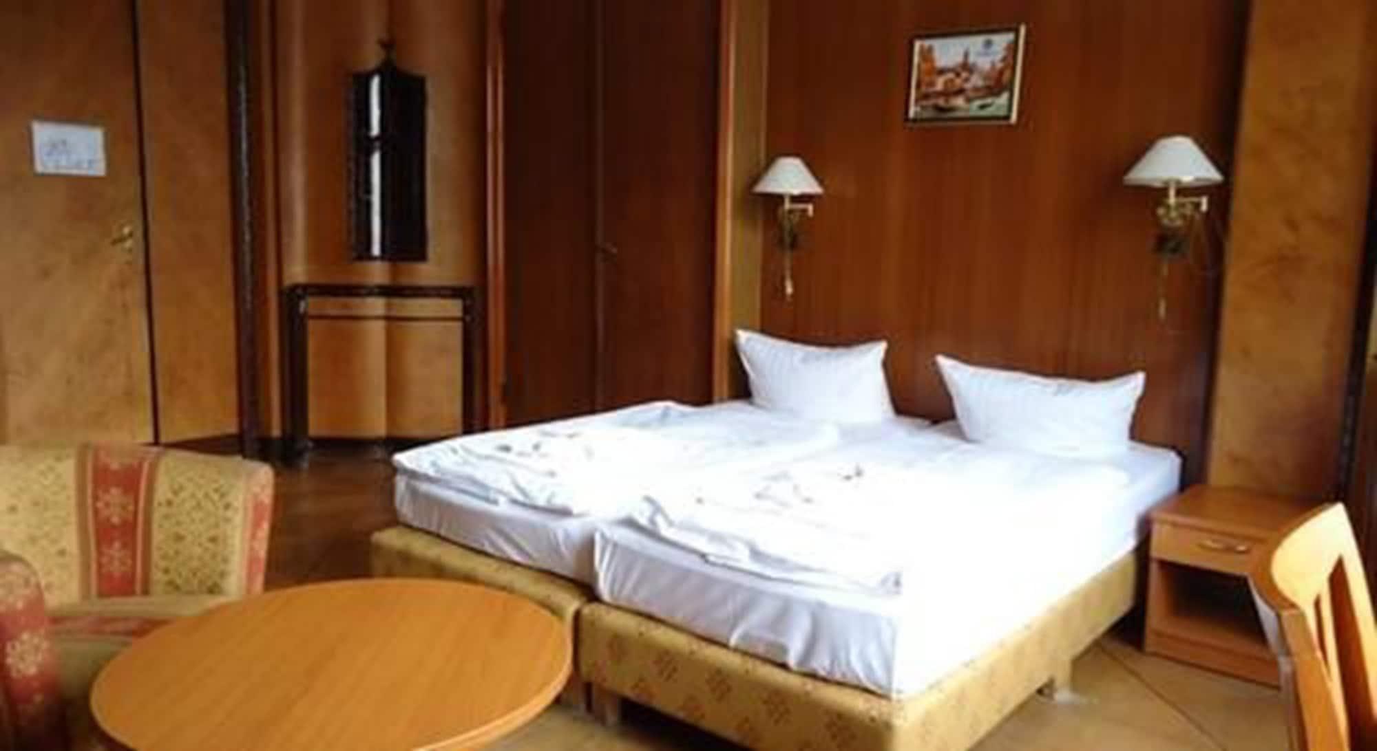 Hotel Aster An Der Messe Берлин Экстерьер фото