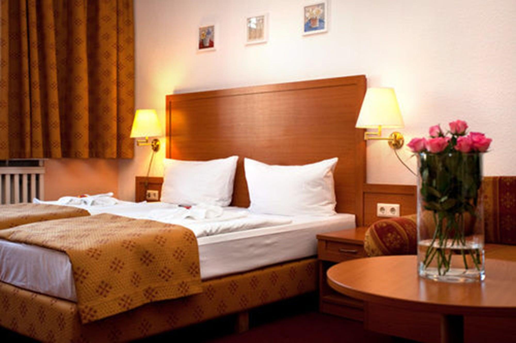 Hotel Aster An Der Messe Берлин Экстерьер фото